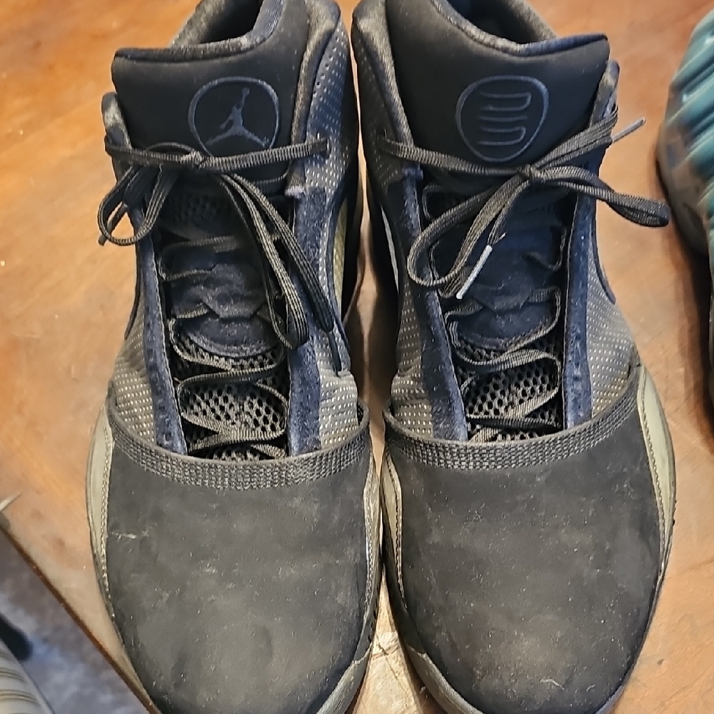 Air Jordan 2010  Men's Black Charcol  and Gray Athletic Shoes. Sz 13